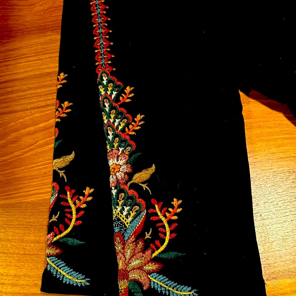 Johnny Was embroidered leggings